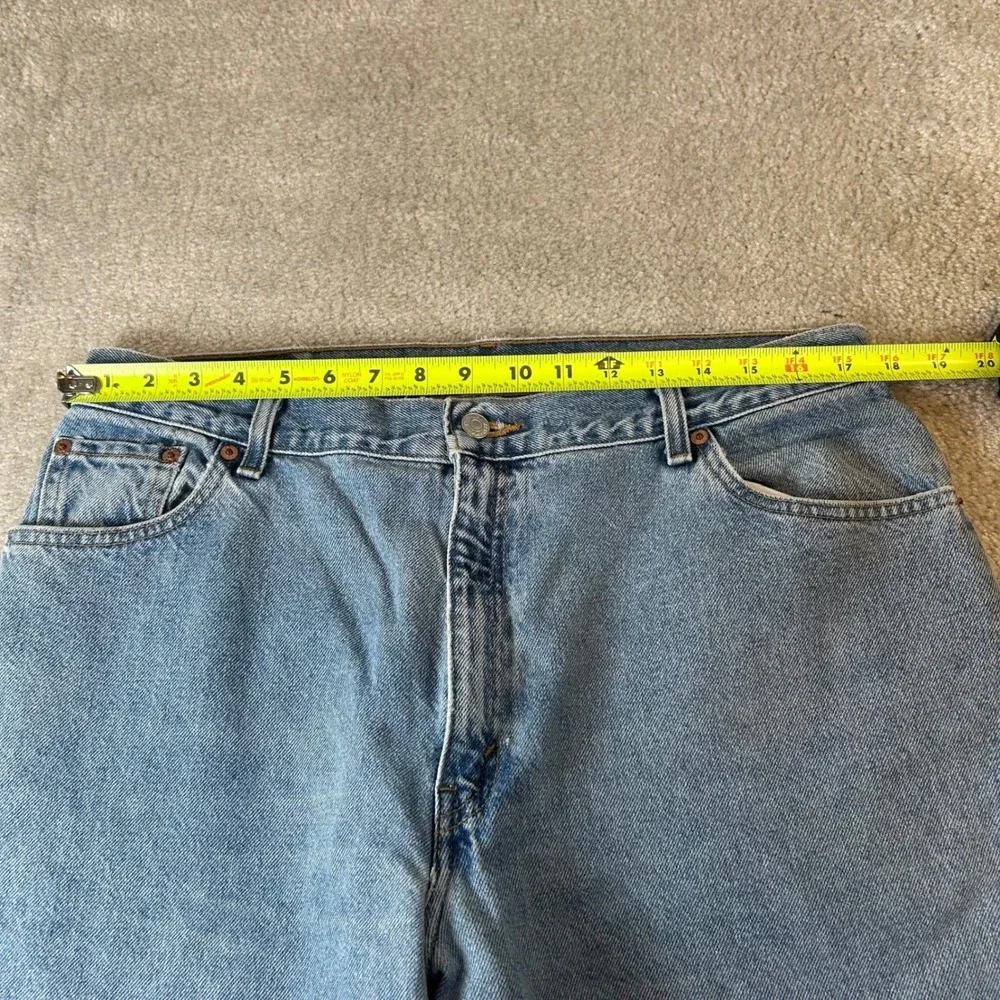 Vintage Levis 550 Relaxed Fit Jeans Mens 36x30 Light Wash Blue Tapered Leg Denim